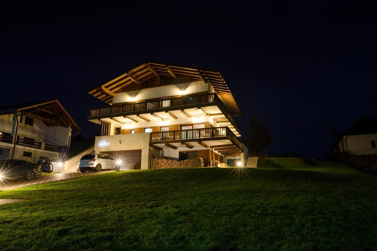 Chalet First Hill Gura Humorului Exteriör bild